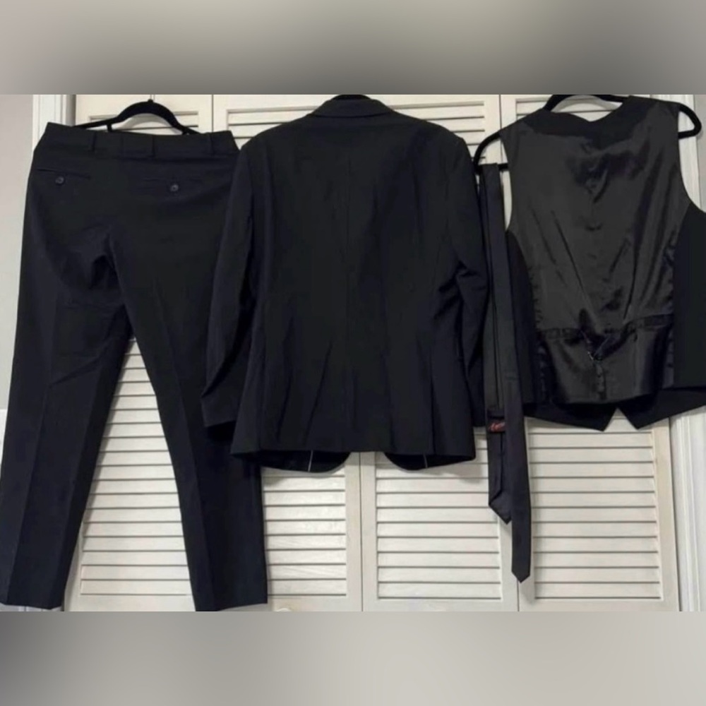 Men's Suit Set - Picture 3 of 6